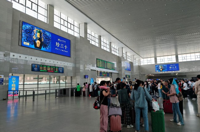 洛陽(yáng)龍門高鐵站候車大廳廣告牌投放位置優(yōu)勢(shì)，洛陽(yáng)高鐵站廣告價(jià)格