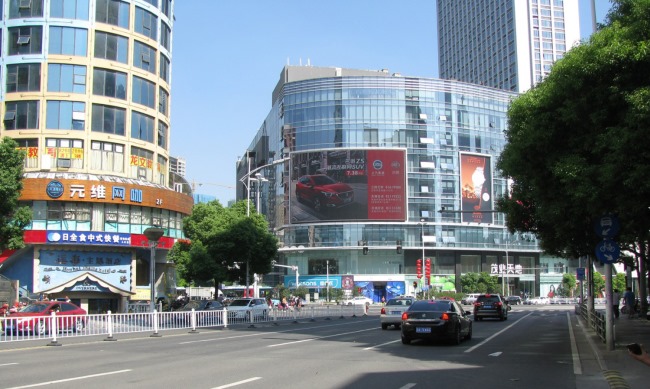 無錫勝利門茂業(yè)保利陽光城市廣場LED大屏廣告，無錫LED大屏廣告價(jià)格