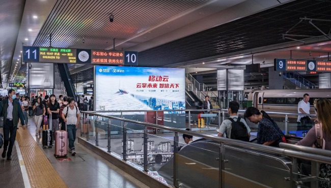 上海虹橋火車站燈箱站臺層廣告牌投放優(yōu)勢，上海虹橋高鐵廣告價格