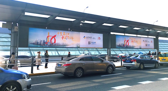 上海虹橋站進站口落客圍擋LED屏廣告牌燈箱，上海虹橋高鐵廣告價格