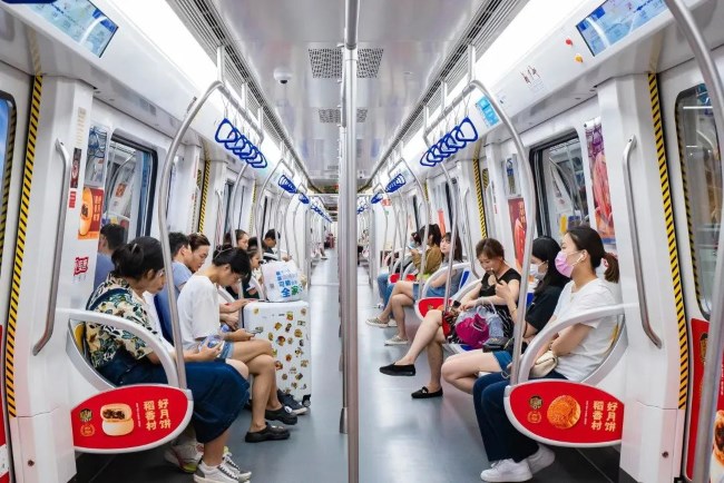 濟南地鐵1號線車廂創(chuàng)意內(nèi)包車貼廣告投放，濟南地鐵列車廣告價格