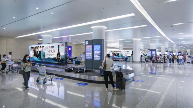 南京祿口機(jī)場到達(dá)行李轉(zhuǎn)盤聯(lián)排LED廣告投放，南京機(jī)場LED屏廣告價格