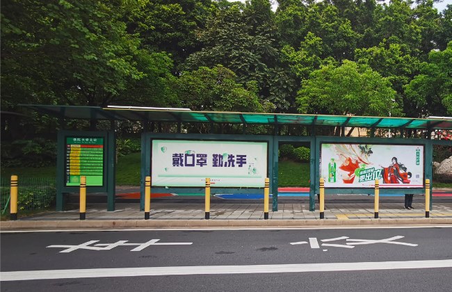 佛山順德公交候車亭站臺(tái)燈箱廣告，佛山公交車站牌廣告價(jià)格