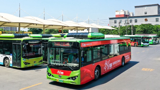 安陽公交廣告車身貼紙案例，安陽公交車巴士廣告投放價(jià)格