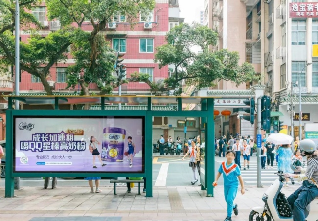 廣州公交候車亭站臺燈箱廣告，廣州公交車站牌廣告價格