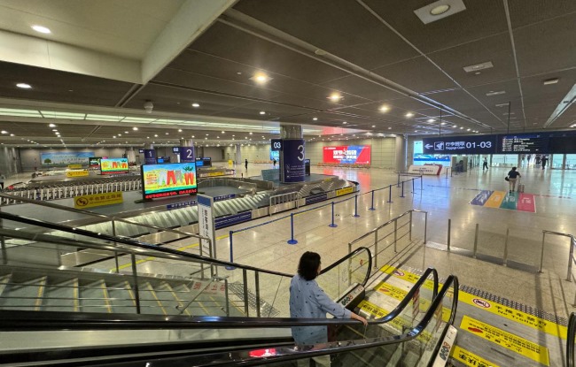 合肥新橋機(jī)場(chǎng)到達(dá)行李轉(zhuǎn)盤(pán)聯(lián)排LED大屏，合肥機(jī)場(chǎng)LED廣告價(jià)格