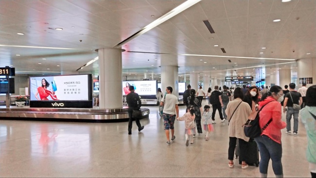 杭州蕭山機(jī)場(chǎng)到達(dá)行李轉(zhuǎn)盤聯(lián)排LED大屏，杭州機(jī)場(chǎng)LED廣告價(jià)格