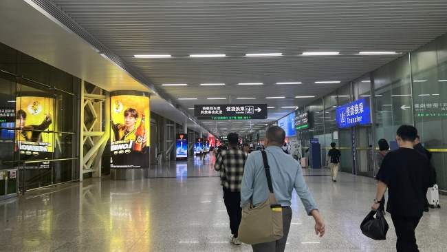 深圳北高鐵站出站通道LED廣告投放，深圳北站到達(dá)廣告價(jià)格