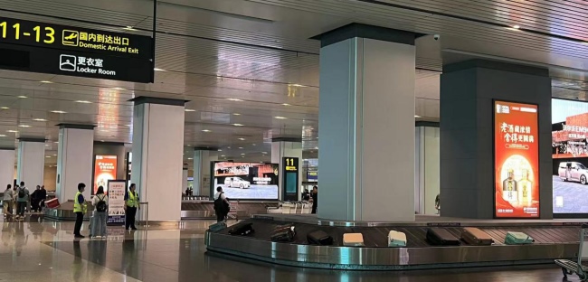 天津機場T2到達行李廳燈箱廣告投放，天津濱海機場廣告價格