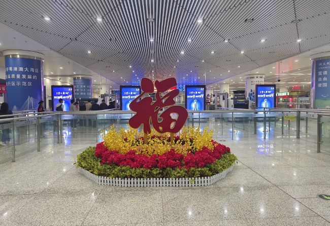 福田高鐵站進(jìn)站安檢閘機(jī)口廣告，深圳福田站大屏廣告價(jià)格