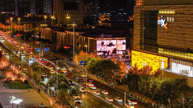 沈陽青年大街萬象城LED廣告投放，沈陽大屏廣告價(jià)格