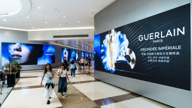 深圳羅湖萬象城地鐵通道墻面LED廣告，深圳地鐵站大屏廣告價格