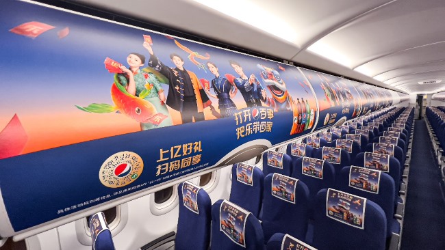 華夏航空行李架頭枕巾廣告投放，華夏機載小桌板廣告價格