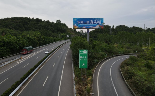 重慶渝涪渝遂高桿立柱廣告投放，重慶渝瀘高速大牌廣告價格