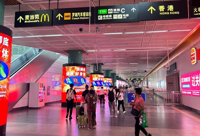 深圳羅湖火車(chē)站包柱LED廣告投放，深圳站高鐵大屏廣告價(jià)格