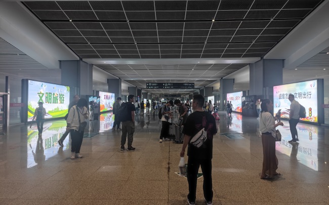 蕪湖高鐵站出站通道兩側(cè)燈箱廣告投放，蕪湖站大屏廣告價格