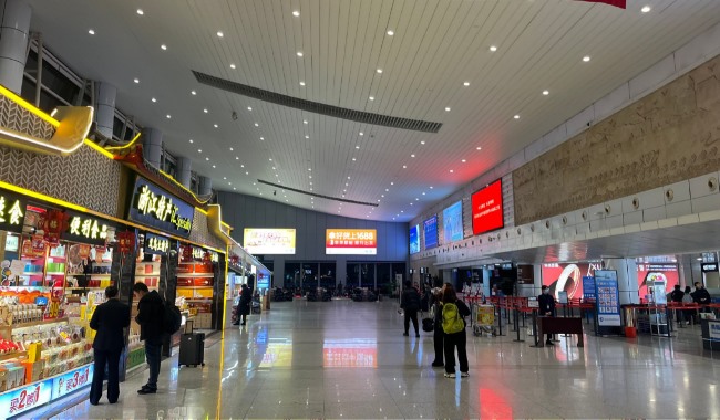 義烏機場值機大廳墻面廣告投放，金華義烏機場大屏廣告價格