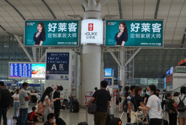 深圳北高鐵站候車大廳高空包柱廣告，深圳北站大屏廣告價格