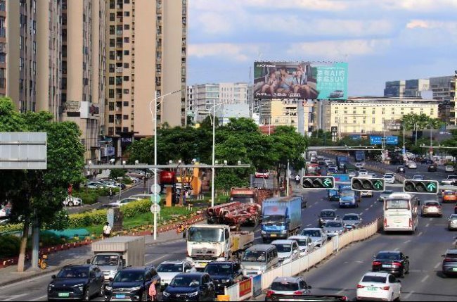 佛山南海羅村大道南戶外高桿大牌廣告投放，佛山立柱廣告價格