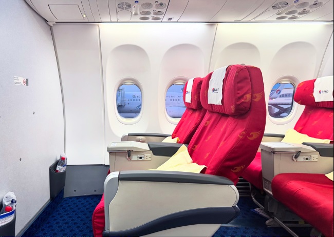 河北航空機(jī)艙頭枕巾廣告投放，河北航空飛機(jī)客艙廣告價(jià)格