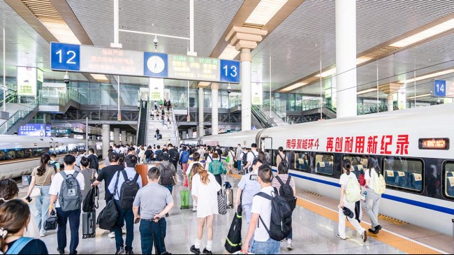 傳統(tǒng)制造業(yè)品牌推廣如何選擇機場和高鐵站廣告？