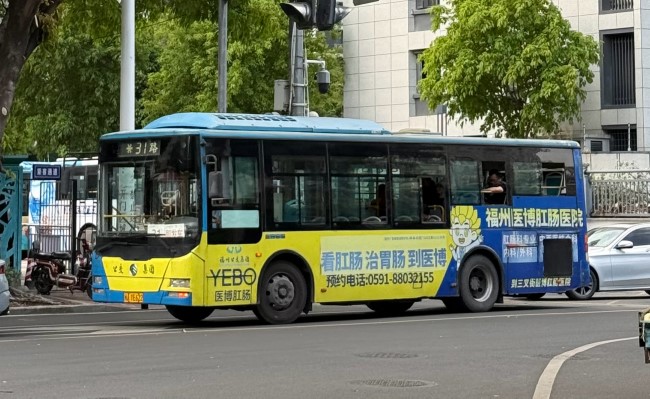福州公交車身外車貼涂裝廣告投放，福州公交巴士廣告價(jià)格