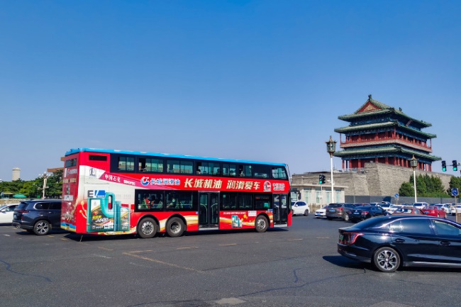 北京雙層觀光車身外車貼巴士廣告投放，北京公交車廣告價(jià)格