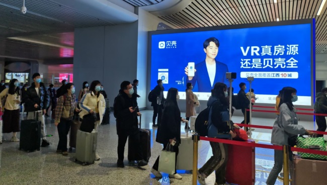 贛州西高鐵出站口燈箱廣告投放，贛州西站到達大屏廣告價格