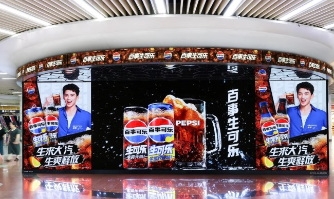 廣州公園前地鐵站中央換乘環(huán)形LED廣告，廣州地鐵大屏廣告價格