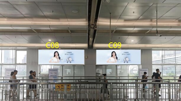 第一戶外傳媒-福田口岸-入境通道橋燈箱