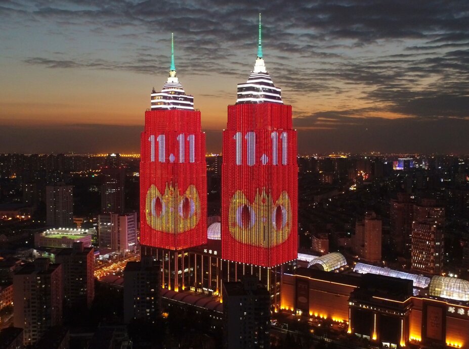 上海燈光秀廣告-上海地標燈光秀廣告價格-上海外灘地標燈光秀廣告公司