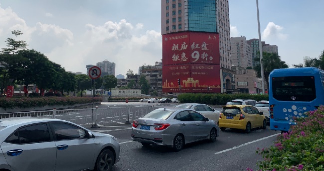 佛山城門頭南國酒店大牌廣告價格，佛山戶外大牌廣告投放