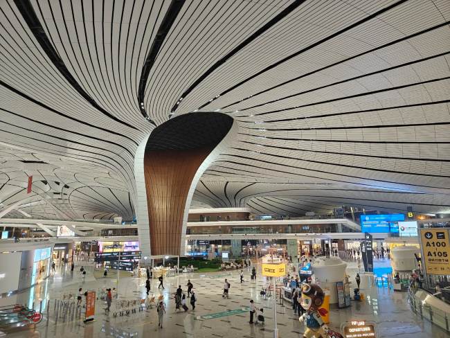 廣州白云機(jī)場(chǎng)T3航站樓即將在年內(nèi)啟用，其規(guī)模與大興機(jī)場(chǎng)相比如何