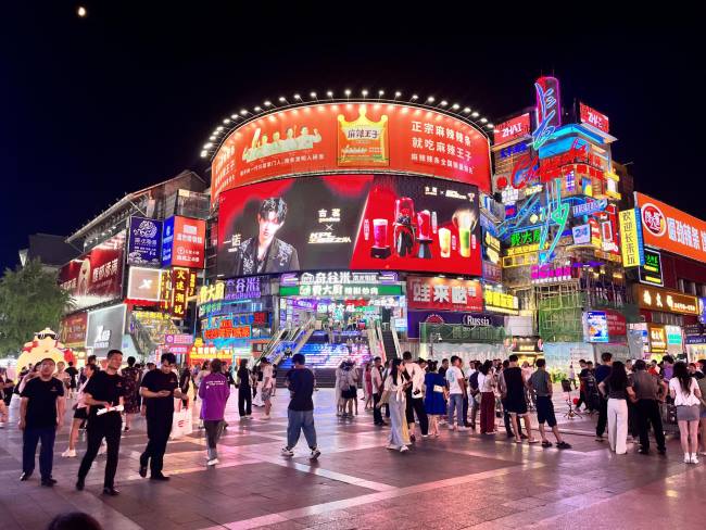 品牌廣告包含哪幾個因素？第一戶外傳媒的品牌廣告策略效果如何？