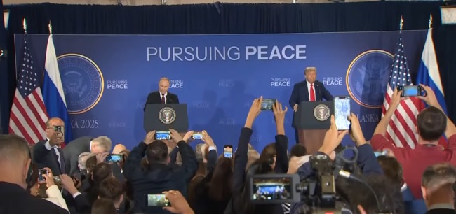 剛剛結(jié)束的特普會給俄烏局勢產(chǎn)生什么影響？未來俄烏走向和平的可能性有多大？