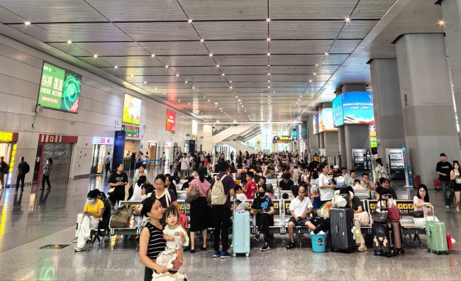 佛山西站候車大廳檢票口上方廣告，佛山西高鐵站大屏廣告價格