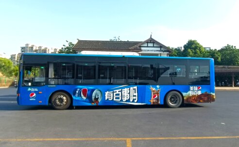 第一戶外傳媒-鎮(zhèn)江公交全車身廣告
