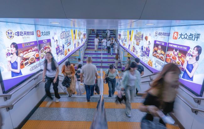 長沙地鐵萬家麗廣場換乘通道廣告投放，長沙地鐵大屏廣告價格