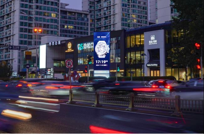 北京華貿(mào)中心SKP北街三面立柱LED廣告投放，北京LED大屏廣告價格