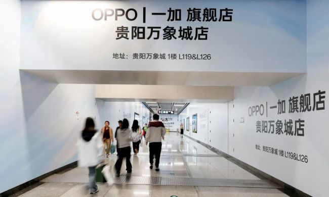 貴陽地鐵1號線貴陽火車站通道墻貼廣告，貴陽地鐵廣告價格