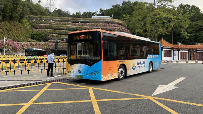 深圳公交車身廣告：流動(dòng)視窗的多維觸達(dá)價(jià)值