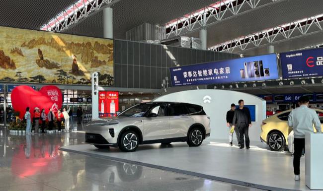 汽車行業(yè)2026春運(yùn)廣告怎么投？戶外廣告如何選擇更有性價比？