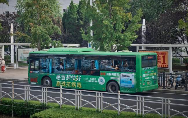 大連公交車(chē)身廣告：流動(dòng)網(wǎng)絡(luò)中的品牌滲透之道