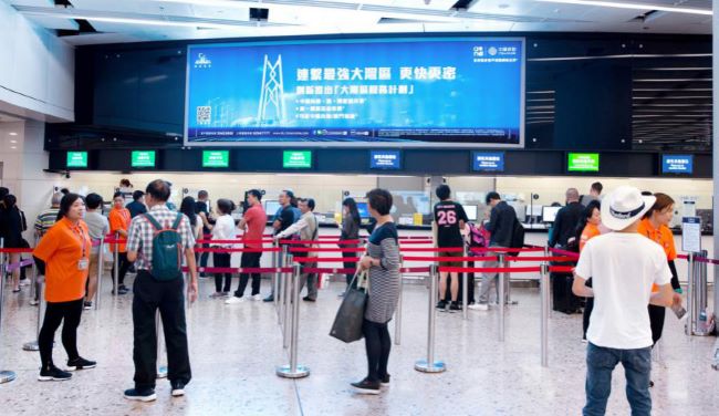 香港西九龍站售票廳燈箱：跨境客流的關(guān)鍵視覺觸點(diǎn)