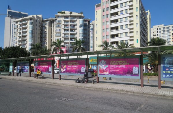東莞公交候車亭廣告價格多少錢？東莞公交站臺廣告燈箱尺寸？