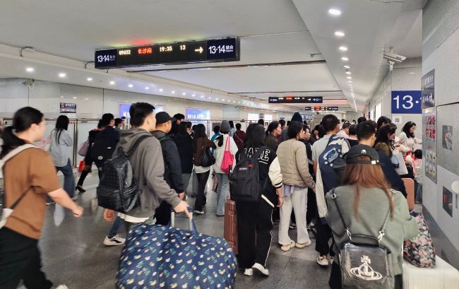 長株潭城際長沙站通道燈箱廣告的客流觸達(dá)價(jià)值