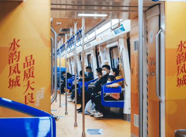 佛山地鐵3號線廣告價格多少錢？佛山地鐵廣告大良政務(wù)特色案例圖