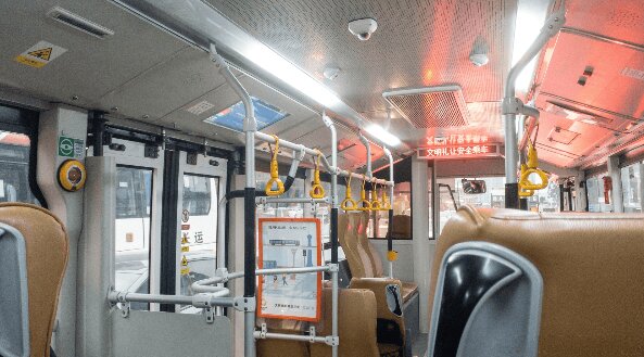 成都公交車內(nèi)廣告價格收費，成都公交車廂海報廣告巴士車內(nèi)廣告