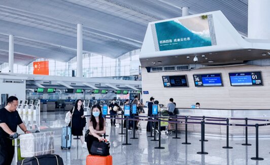 第一戶外傳媒-廣州白云機場-T2國際值機島島頭燈箱