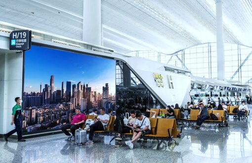 第一戶外傳媒-廣州白云機場-T2國際值機島島尾燈箱 第一戶外傳媒-廣州白云機場-T2國際值機島島尾燈箱